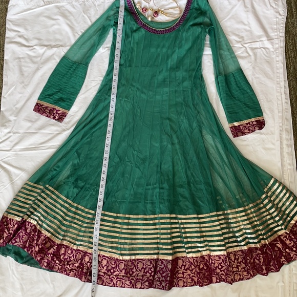 Anarkali net churidar - Picture 2 of 4